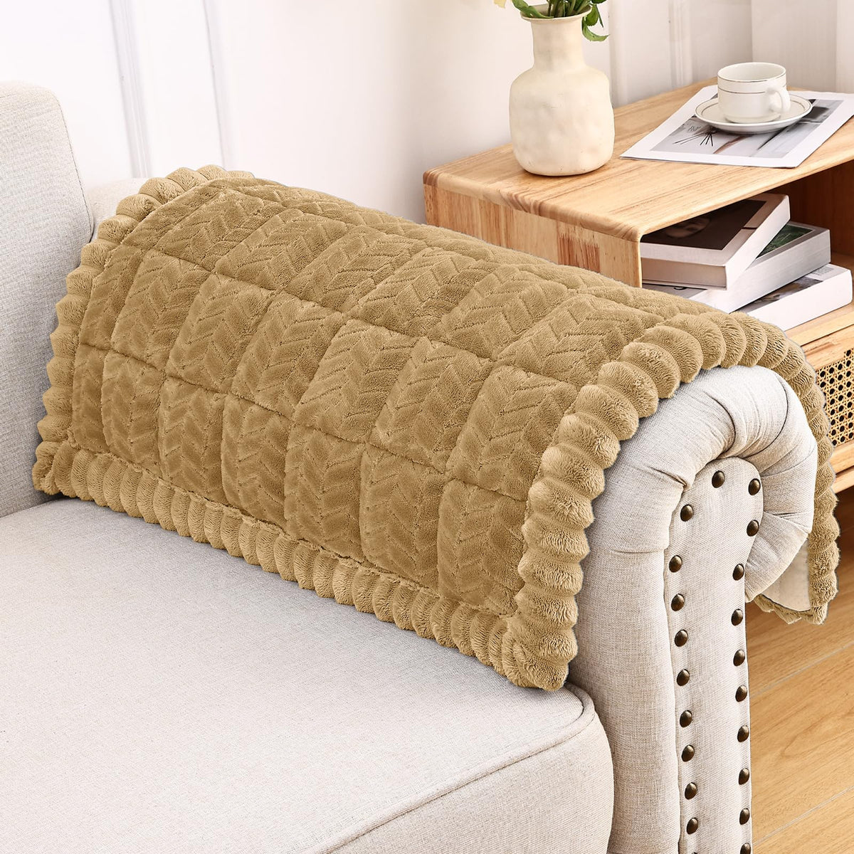 Smiry Couch Cover for Dogs, Non Slip Fuzzy Pet Sofa Covers Washable