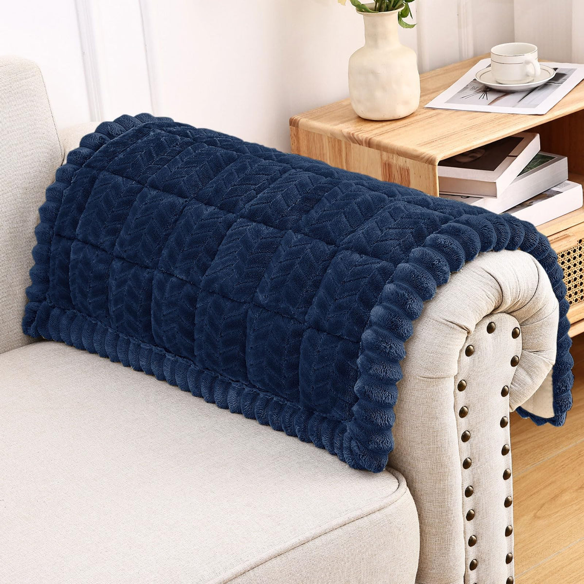 Smiry Couch Cover for Dogs, Non Slip Fuzzy Pet Sofa Covers Washable