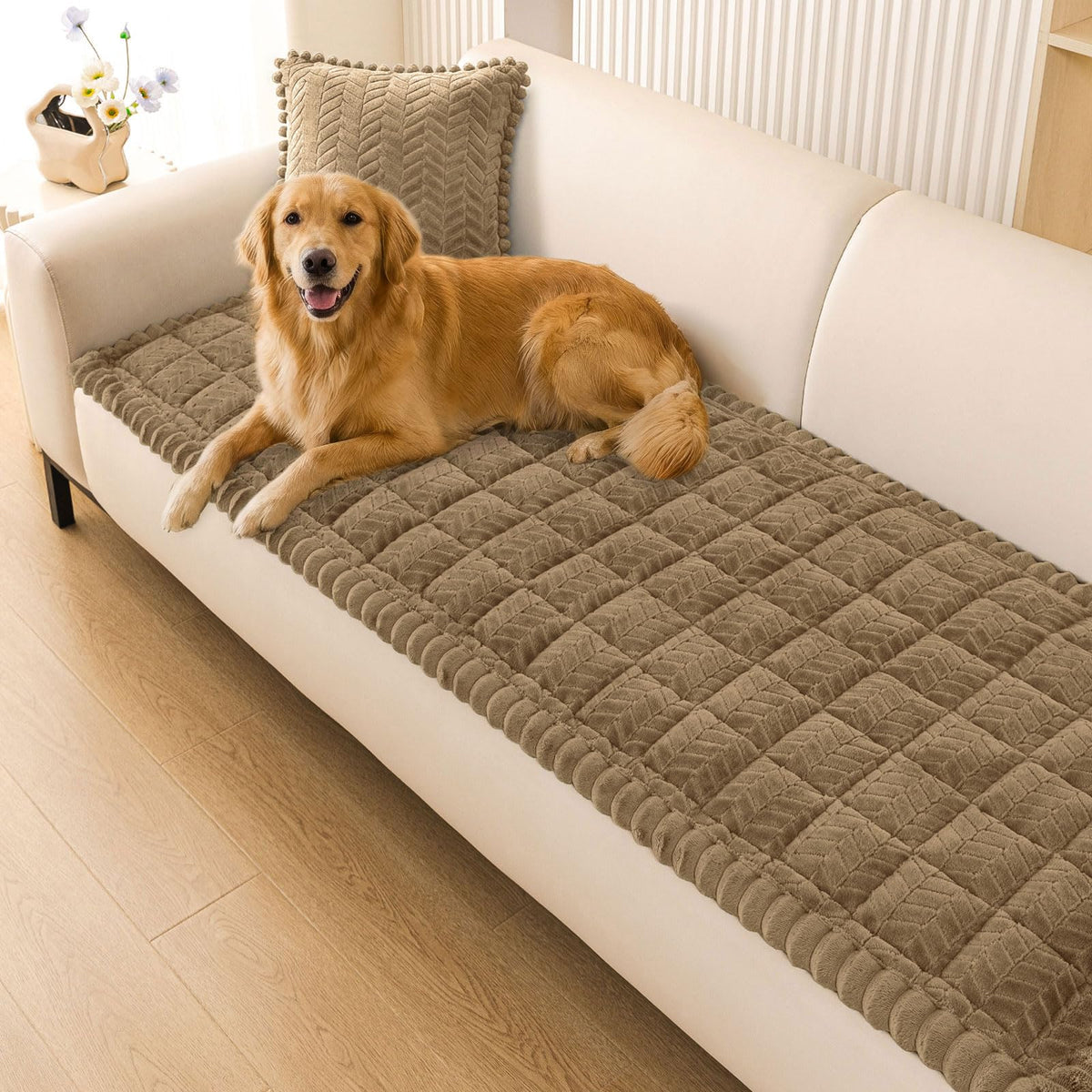 Smiry Couch Cover for Dogs, Non Slip Fuzzy Pet Sofa Covers Washable