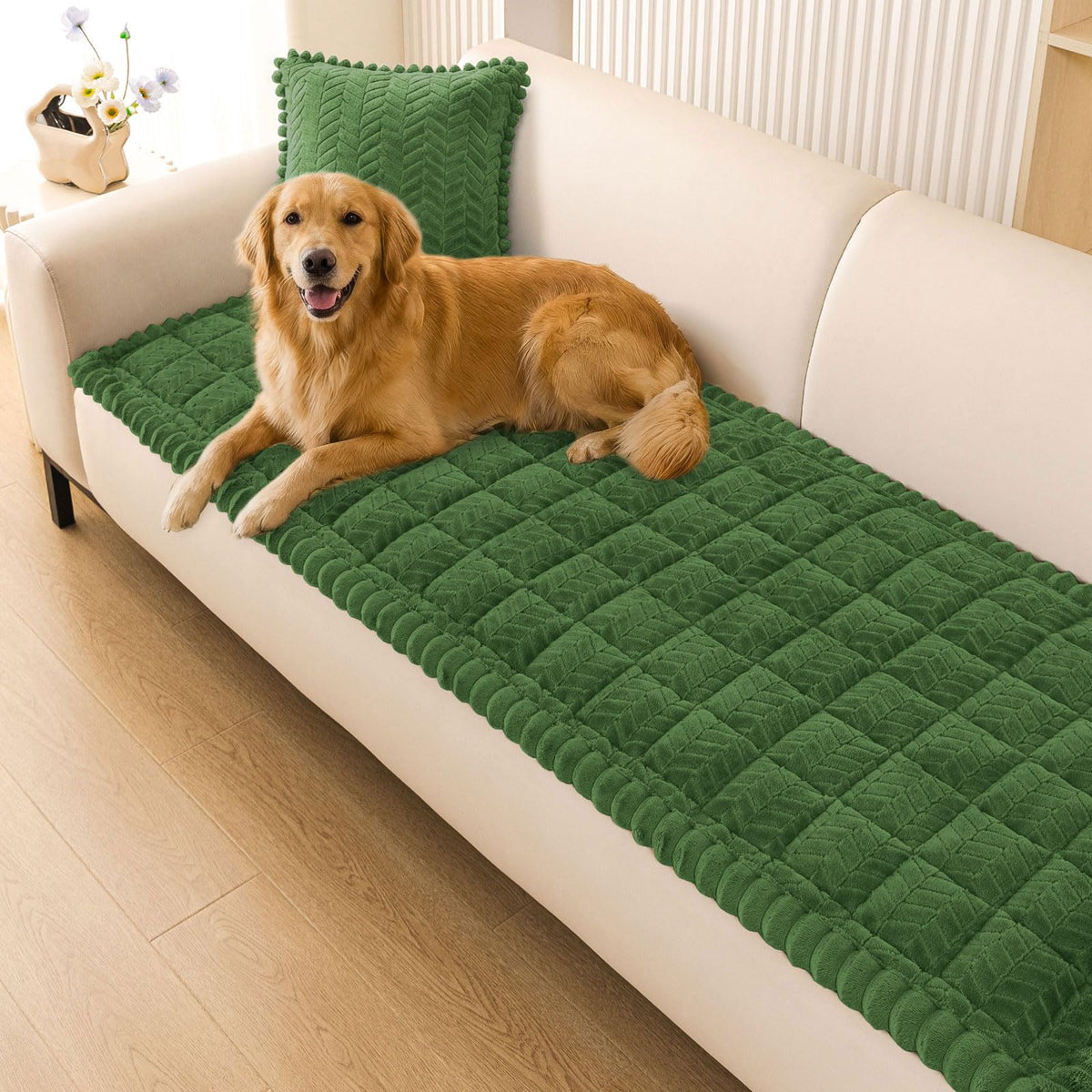 Smiry Couch Cover for Dogs, Non Slip Fuzzy Pet Sofa Covers Washable